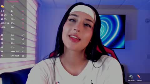 Snapshot of charlotte_greys chatting on September 18, 8:13 pm Charlotte online show from September 18, 8:13 pm