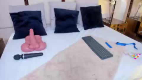 charlotte_line online show from September 23, 5:41 pm