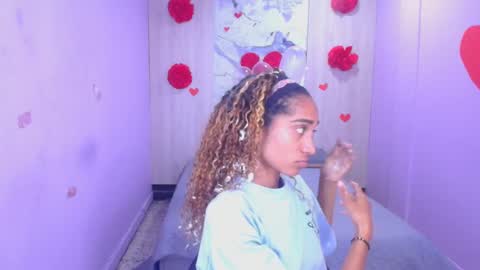 Snapshot of charlotte_love10 chatting on February 20, 10:37 am CHARLOTTE online show from February 20, 10:37 am