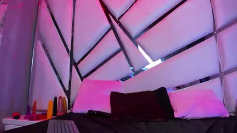 charlotte owen19 online show from November 5, 2:30 pm