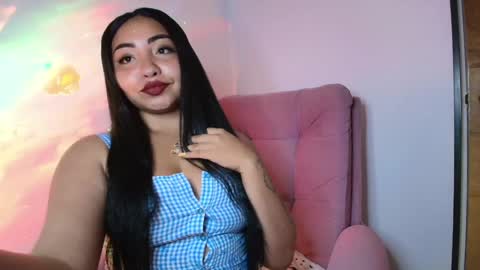 Snapshot of charlotte_princess_1 chatting on December 15, 5:23 am charlotte_princess_1 online show from December 15, 5:23 am