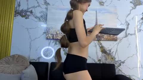 charlotte_skinny23_aws online show from October 1, 6:40 pm