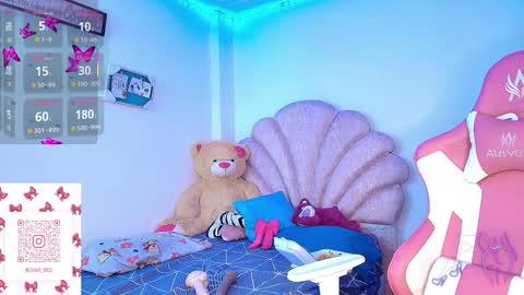 charlotte_walker1 online show from January 7, 1:54 am