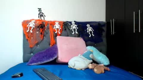 charlottee07 online show from October 15, 4:27 am