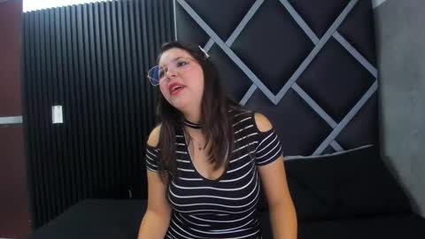 Snapshot of charlottee_starr chatting on September 18, 8:57 pm charlottee_starr online show from September 18, 8:57 pm