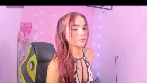 charlotteee online show from September 23, 4:28 am