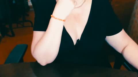 CharlotteXTasty online show from January 24, 4:28 pm