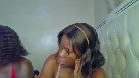 Snapshot of charming_kittie chatting on September 18, 11:53 pm charming_kittie online show from September 18, 11:53 pm