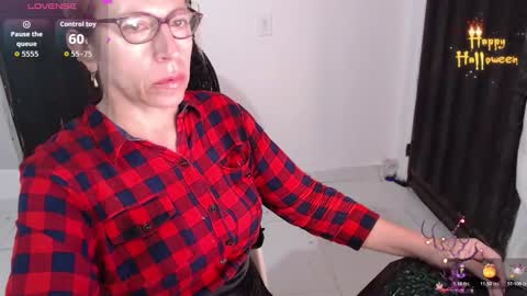 CHAYLA VICTORIA RUIZ  online show from November 5, 10:28 am