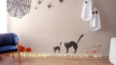 Regina Phalange online show from October 29, 8:20 pm