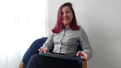 Regina Phalange online show from November 10, 4:54 pm