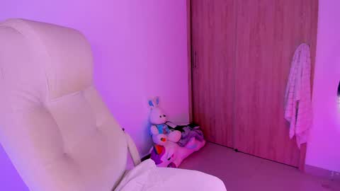 cheelsea_ online show from February 24, 1:57 am