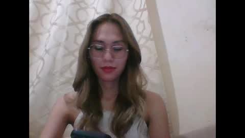 chelly4u69 online show from March 6, 1:35 pm