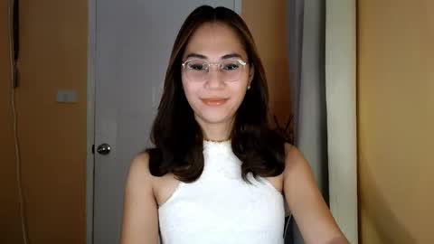 chelly4u69 online show from March 18, 1:55 am