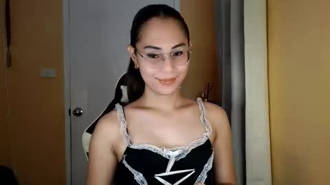 chelly4u69 online show from March 7, 3:50 am