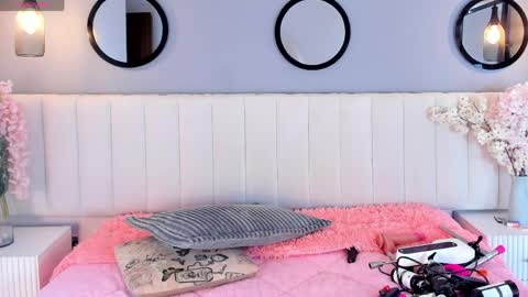 chelsea_bolton_ online show from April 4, 2:13 pm