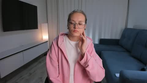 Anna online show from November 13, 11:57 am