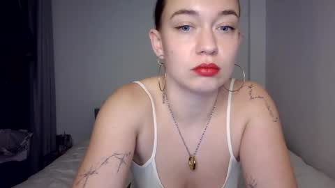 Lola Clyne online show from February 23, 8:11 pm