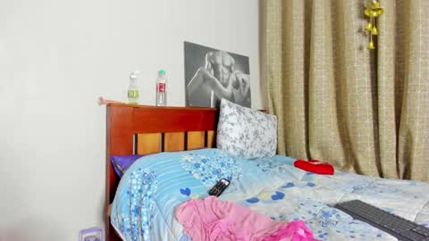 cherry_falls online show from December 2, 7:23 pm