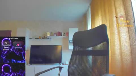 mayra online show from October 26, 8:15 am