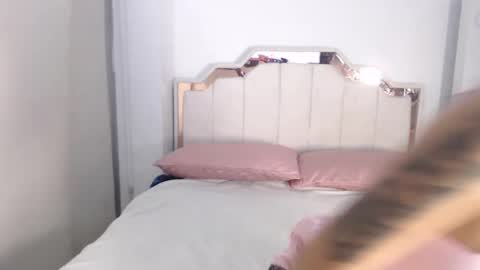 Snapshot of cherry_sussan chatting on September 9, 3:17 am Sussan Cherry online show from September 9, 3:17 am