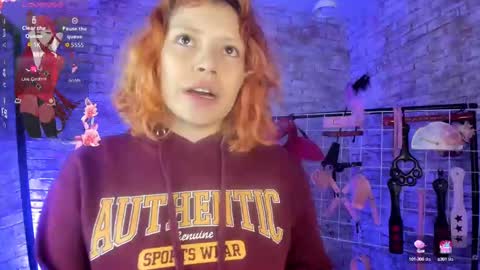 Snapshot of cherry_xoxx chatting on September 10, 11:44 am online show from September 10, 11:44 am