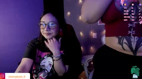 Snapshot of cherrybom_ chatting on February 7, 5:20 am dayis independent model online show from February 7, 5:20 am