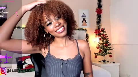 Snapshot of cherrybr_ chatting on December 27, 7:57 pm Cherry Lady online show from December 27, 7:57 pm