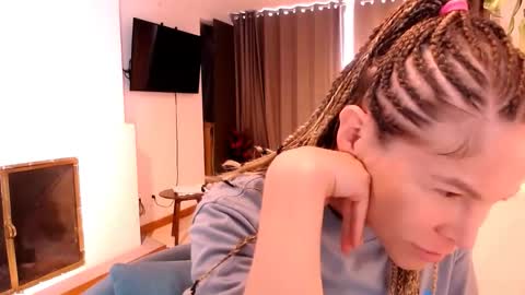 Anna online show from February 2, 1:07 pm