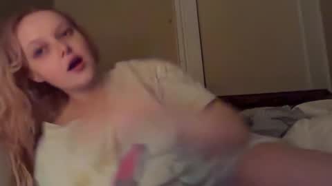 cherrykitten11 online show from February 27, 5:22 am