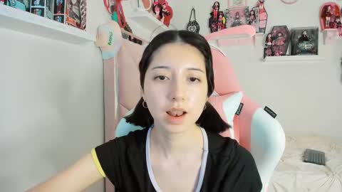 Snapshot of cherrymafer666 chatting on February 13, 2:12 am cherrycute666 online show from February 13, 2:12 am