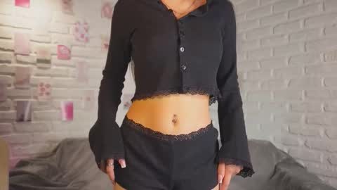 Snapshot of cherrypeery chatting on October 19, 5:23 am Kiki online show from October 19, 5:23 am