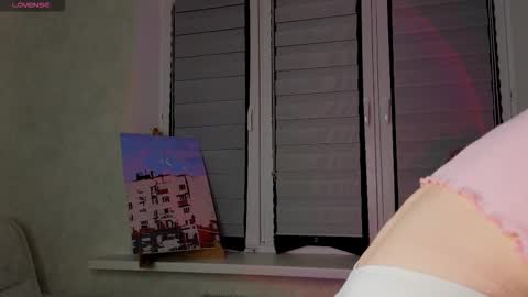 Lysia online show from December 3, 1:01 pm