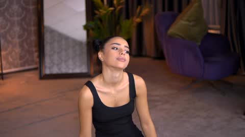 Selena online show from February 1, 7:44 pm