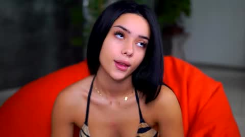 Selena online show from October 3, 8:28 pm