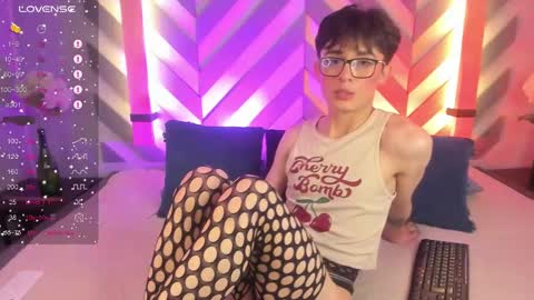 Snapshot of cherryy_boy chatting on February 20, 10:26 pm Matias online show from February 20, 10:26 pm