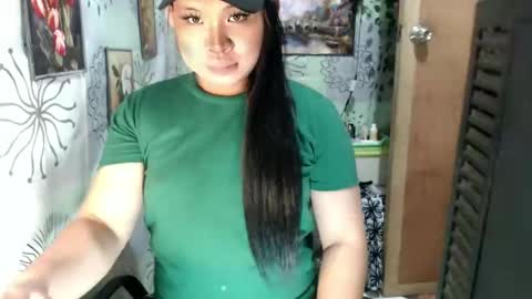 chescahotxxxl online show from February 5, 3:23 am