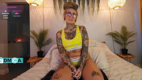 Chevi Blue online show from October 9, 2:11 pm