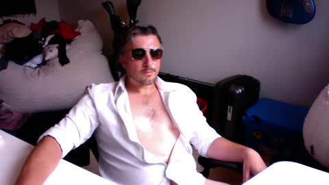 ThisCheeseBetterBeGuda online show from September 21, 7:40 pm