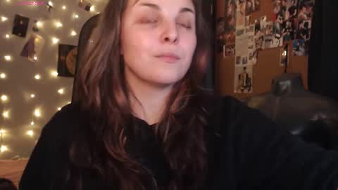 Saya online show from October 23, 10:10 pm