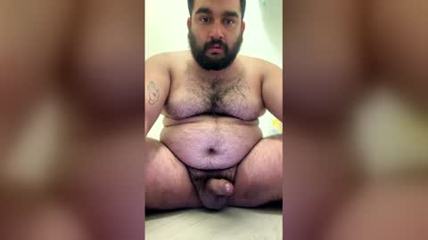 chillcub130895 online show from May 11, 9:16 am