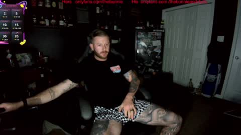 Snapshot of chillinthemosttt chatting on October 10, 3:56 am Chillinthemosttt online show from October 10, 3:56 am