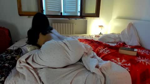 yoursensualparadise online show from September 23, 5:23 am