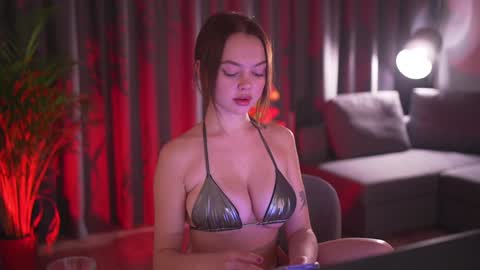 chillwithstacy online show from February 5, 1:04 am