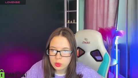 Snapshot of chio_mio chatting on February 22, 9:56 am chio_mio online show from February 22, 9:56 am