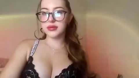 chitos_89 online show from October 29, 4:36 am