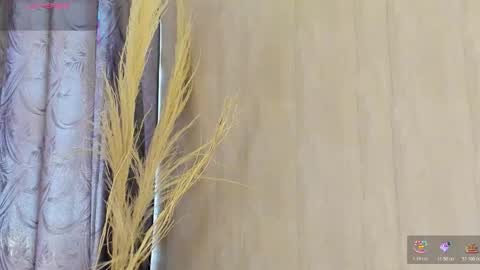 C H L O E  online show from January 17, 12:58 pm