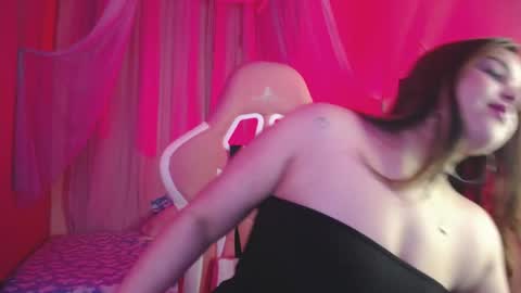 chloe online show from December 4, 3:00 pm