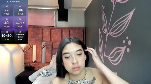 CHLOE online show from October 6, 7:42 pm