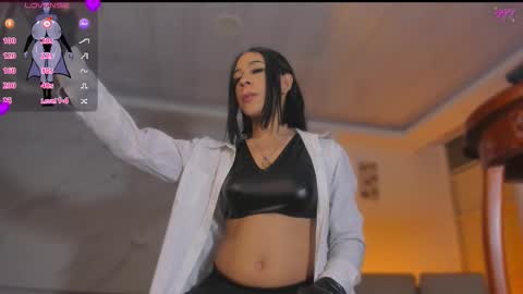 chloe_cooperr online show from March 27, 10:38 am